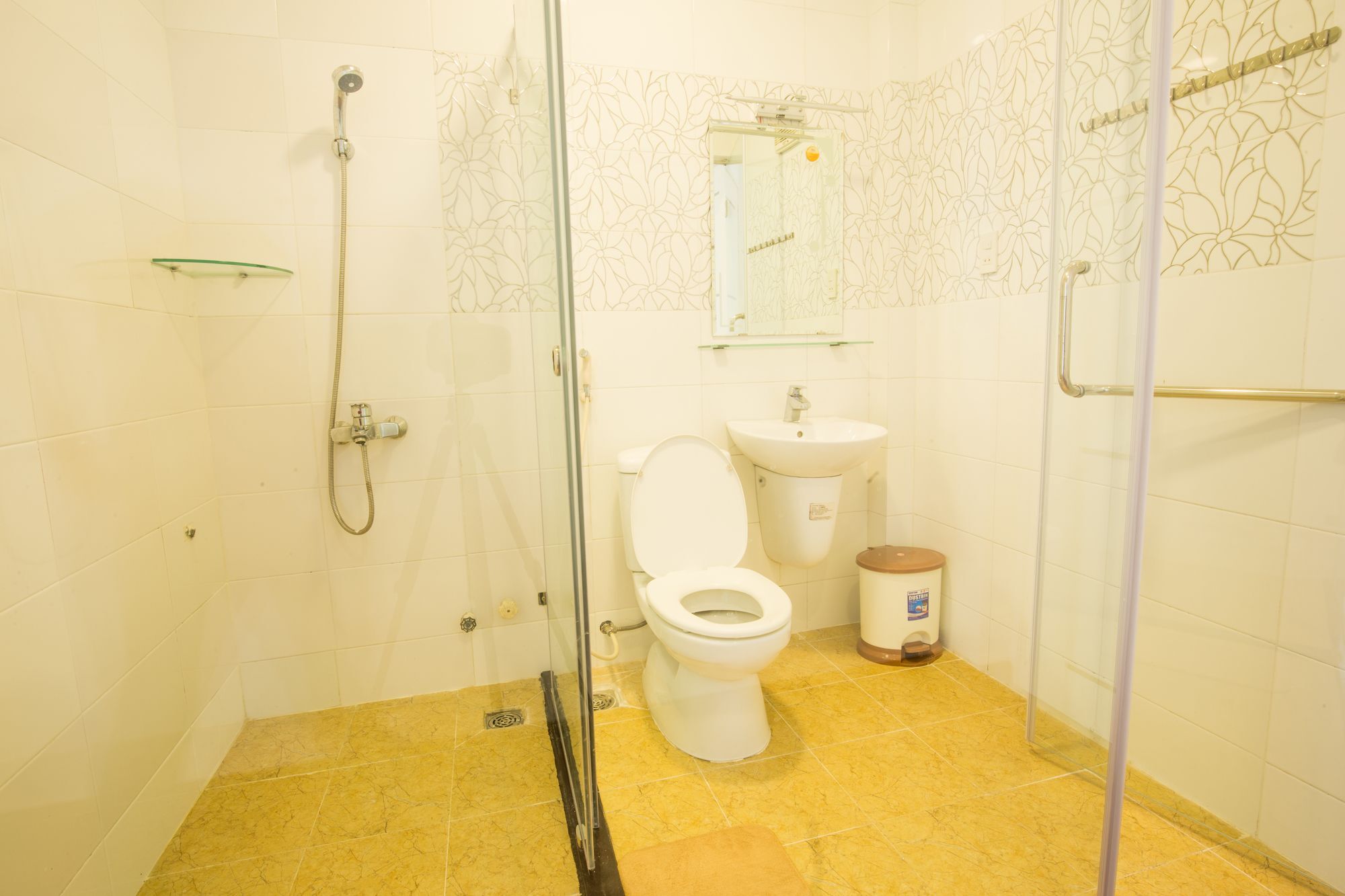 Qhome Saigon - Vo Tan * TP. Hồ Chí Minh